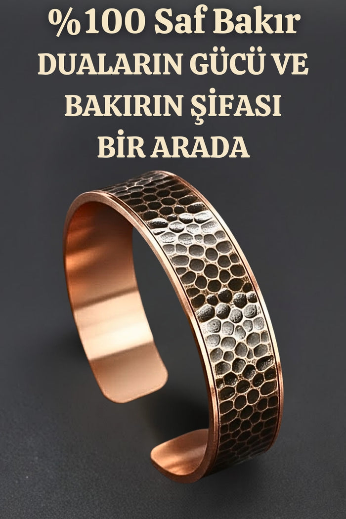 Bakır bilekliğin sıcak dokusu
